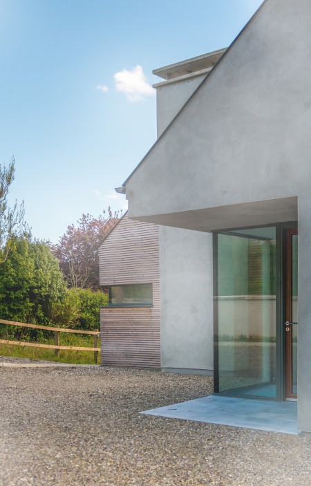 2 Entrance View Split House Simply Architecture